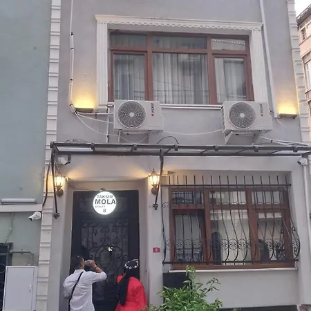 Taksim Mola